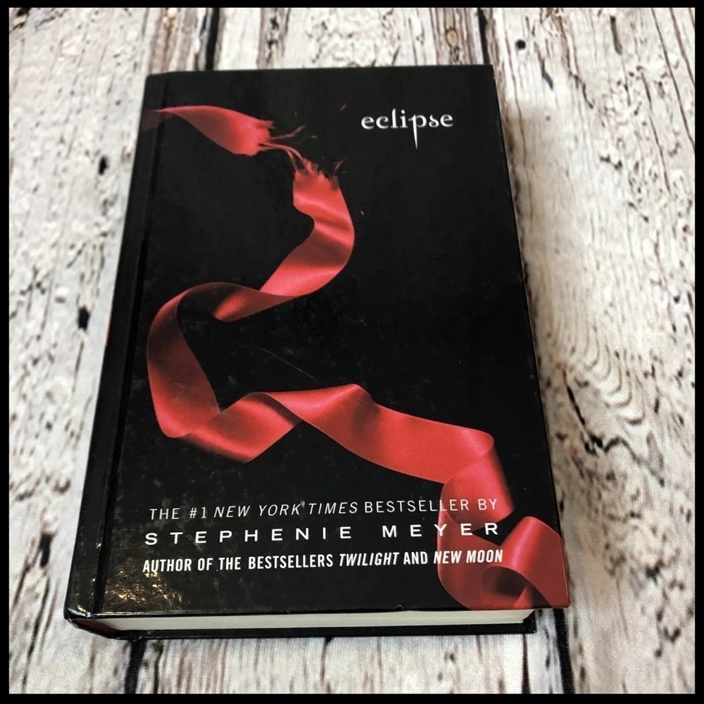 The Twilight Saga: Eclipse by Stephenie Meyer Hardcover Book Young Adult Vampire